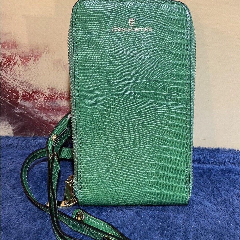 Chiara Ferretti Green Handbag Wallet Clutch Adjustable Button Strap New Leather